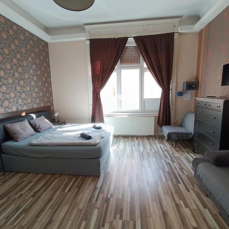 ลิคเท่นสไตน์ อพาร์ตเมนต์ บูดาเปสต์ Apartment ภายนอก รูปภาพ